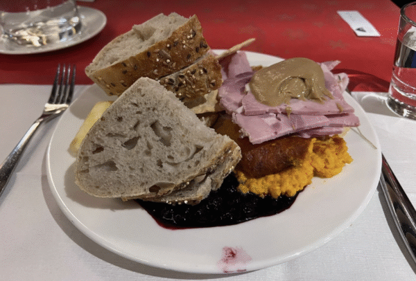 Lavvu Restaurant - Image 3