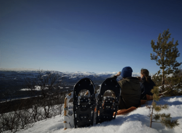 Snow boarding - Image 2